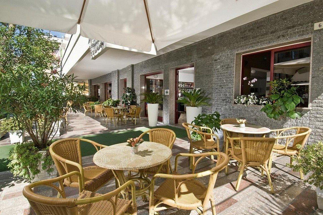 Hotel Capinera Rimini Bagian luar foto