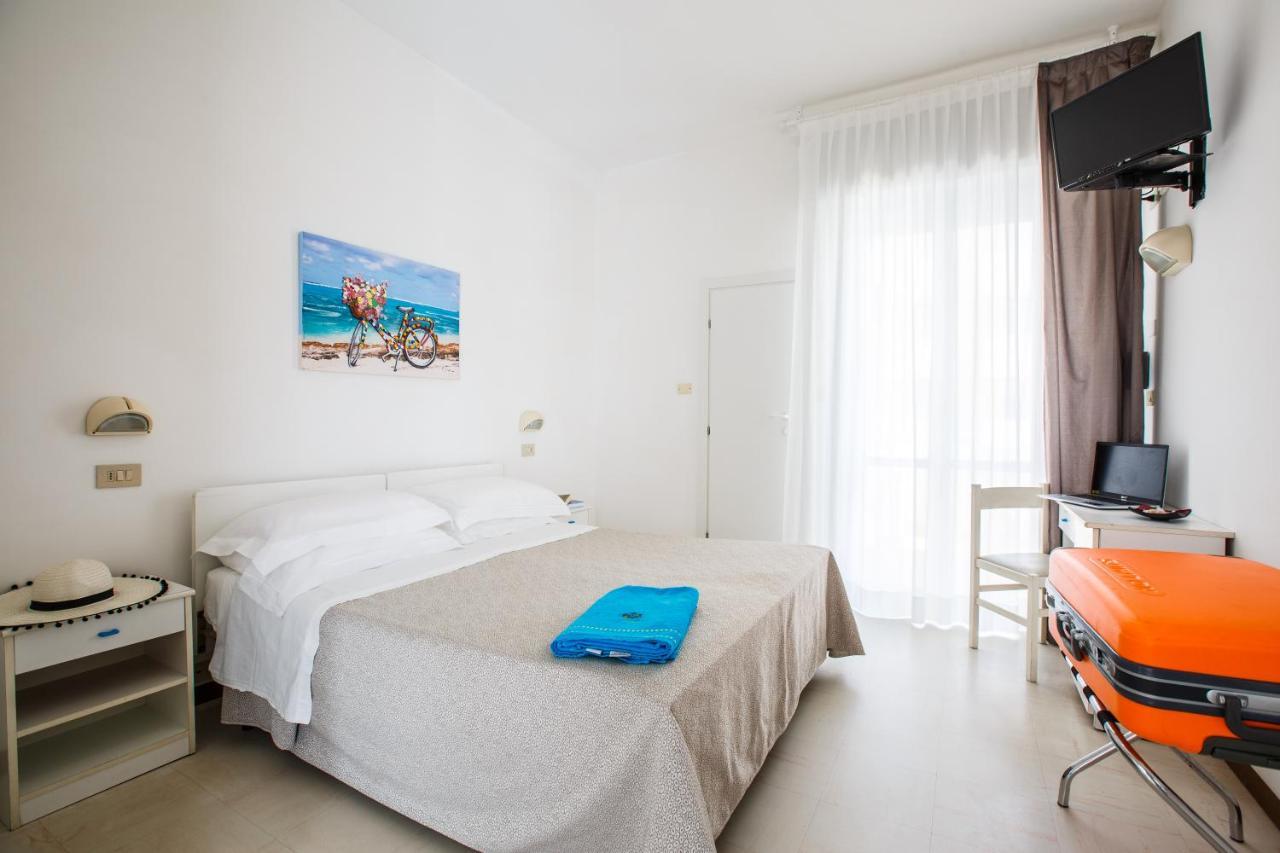 Hotel Capinera Rimini Bagian luar foto