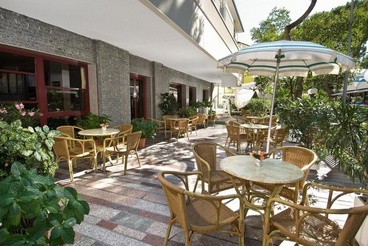 Hotel Capinera Rimini Bagian luar foto